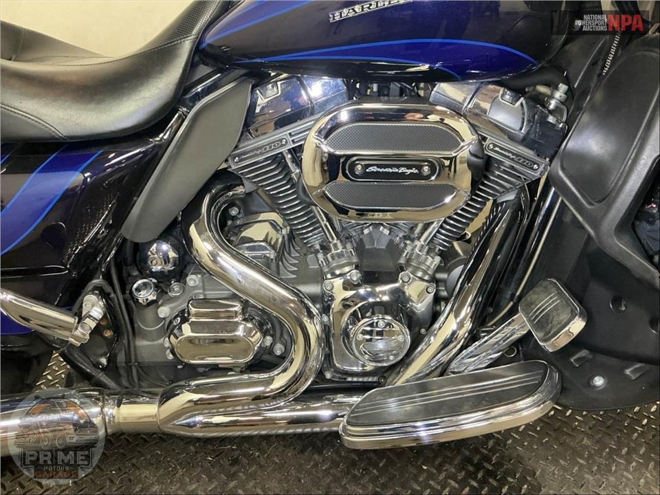 2015 Harley-Davidson FLTRUSE CVO ROAD GLIDE ULTRA — фото 6
