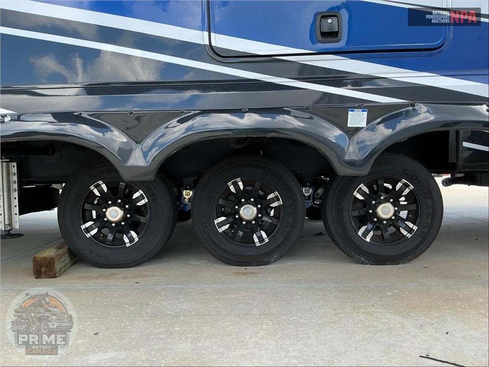 2022 Riverstone M-442MC - LEGACY FIFTH WHEEL SERIES — фото 37