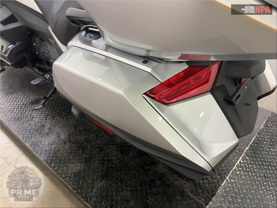 2025 Honda GOLD WING TOUR AUTOMATIC DCT — фото 17