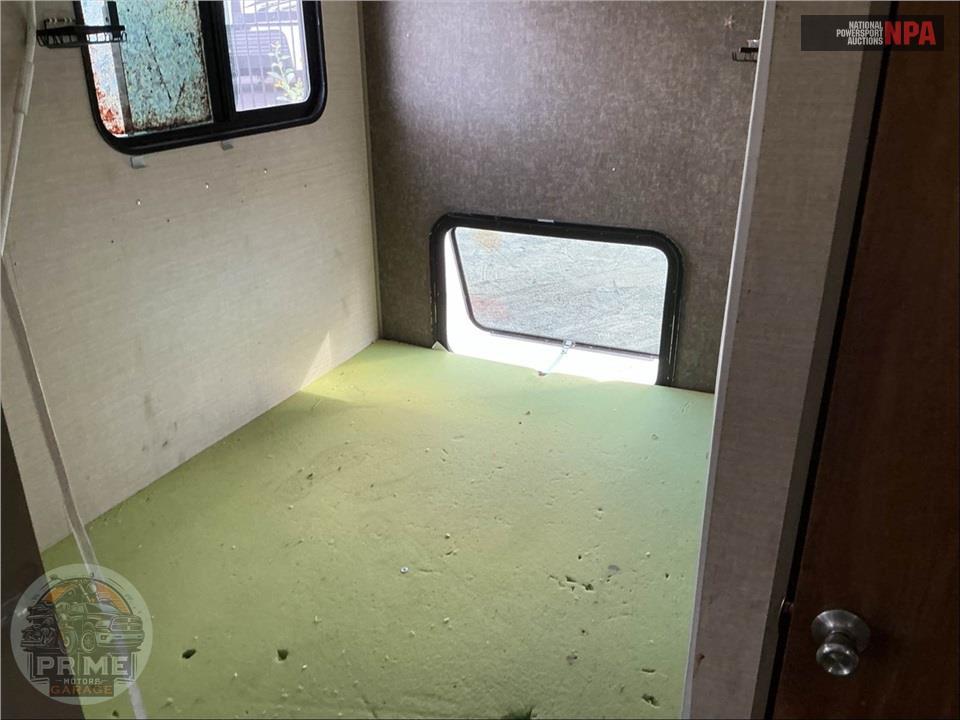 2017 Keystone Rv M-1850 FL - SUMMERLAND MINI SERIES — фото 12