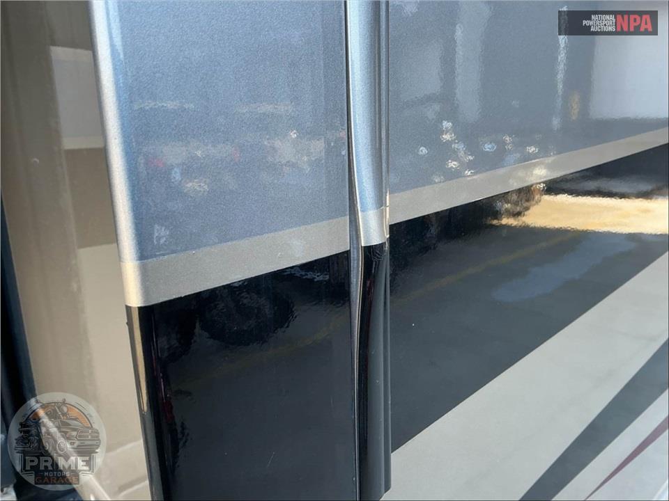 2011 Winnebago M-35P-FORD - ADVENTURER SERIES — фото 44