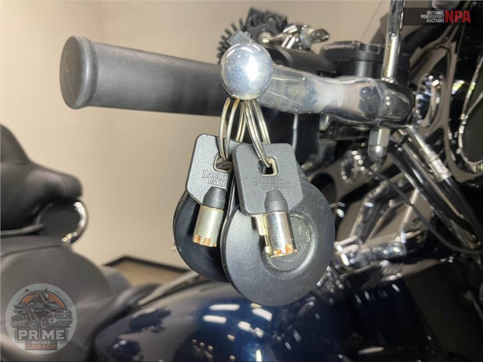 2016 Harley-Davidson FLHTKL ULTRA LIMITED LOW — фото 11