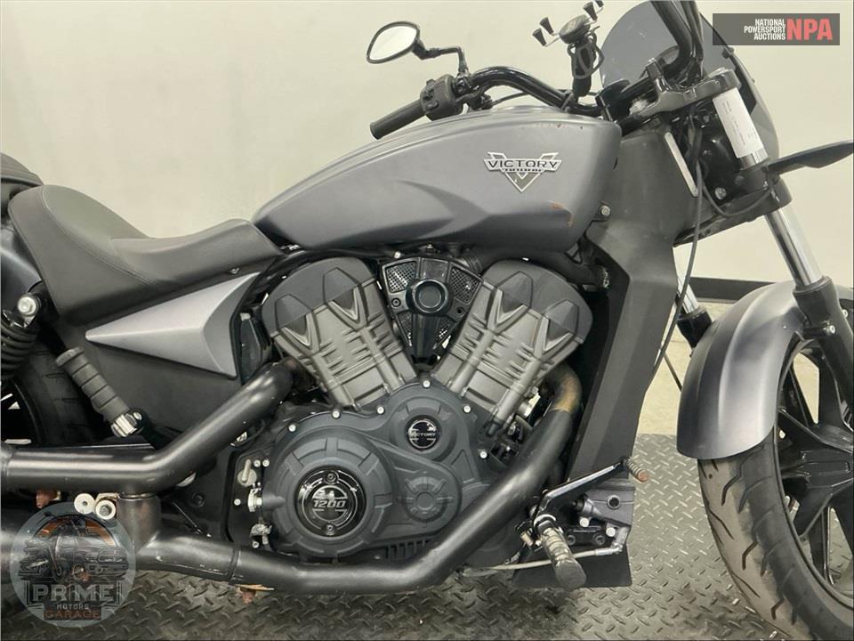 2017 Victory Motorcycles OCTANE — фото 6