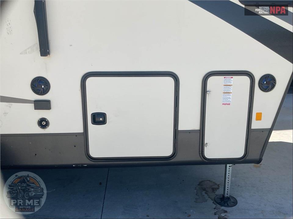 2020 Sierra By Forest River M-3330BH C-CLASS FIFTH WHEEL SERIES — фото 44