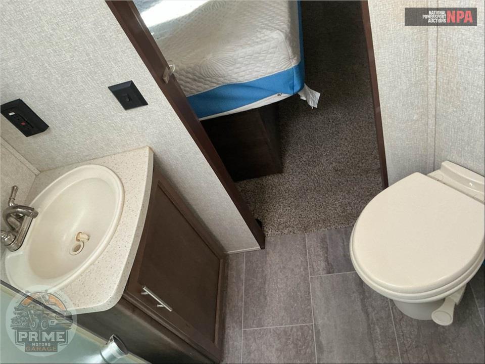 2019 Keystone Rv M-33 SAB - COUGAR SERIES — фото 18