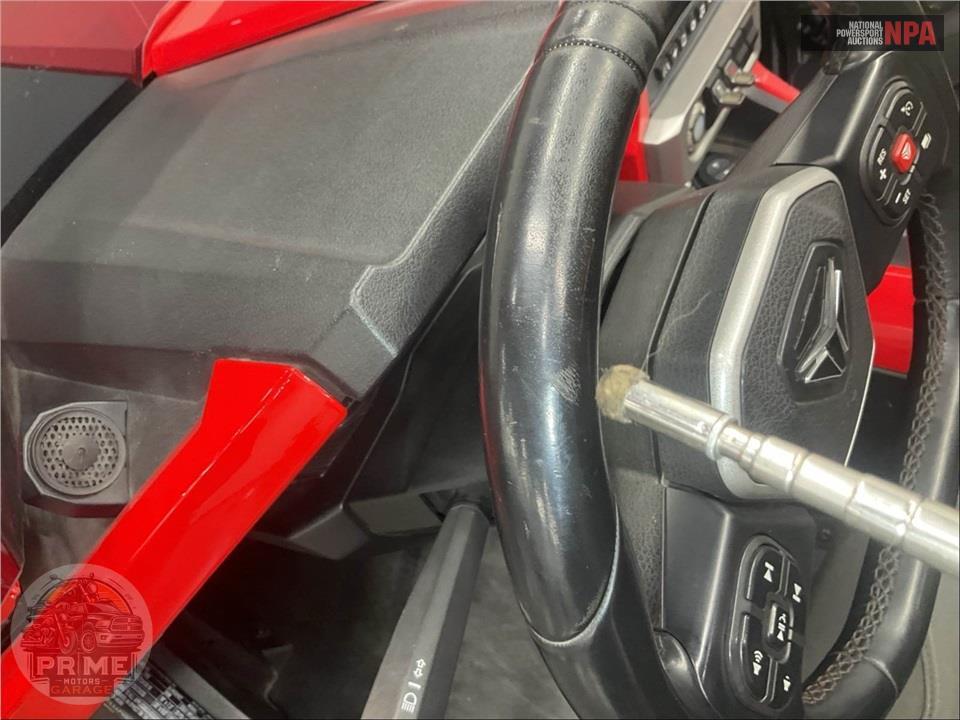 2021 Polaris SLINGSHOT SL AUTODRIVE — фото 31