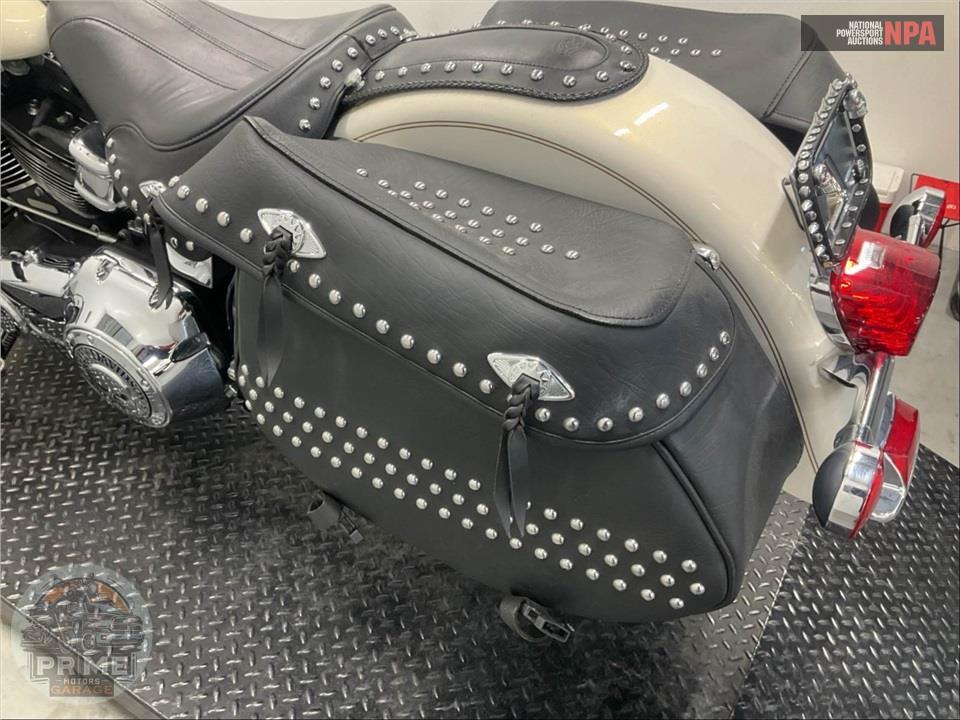 2014 Harley-Davidson FLSTC HERITAGE SOFTAIL CLASSIC — фото 15