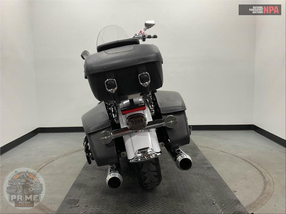 2012 Harley-Davidson FLHRC ROAD KING CLSC — фото 4