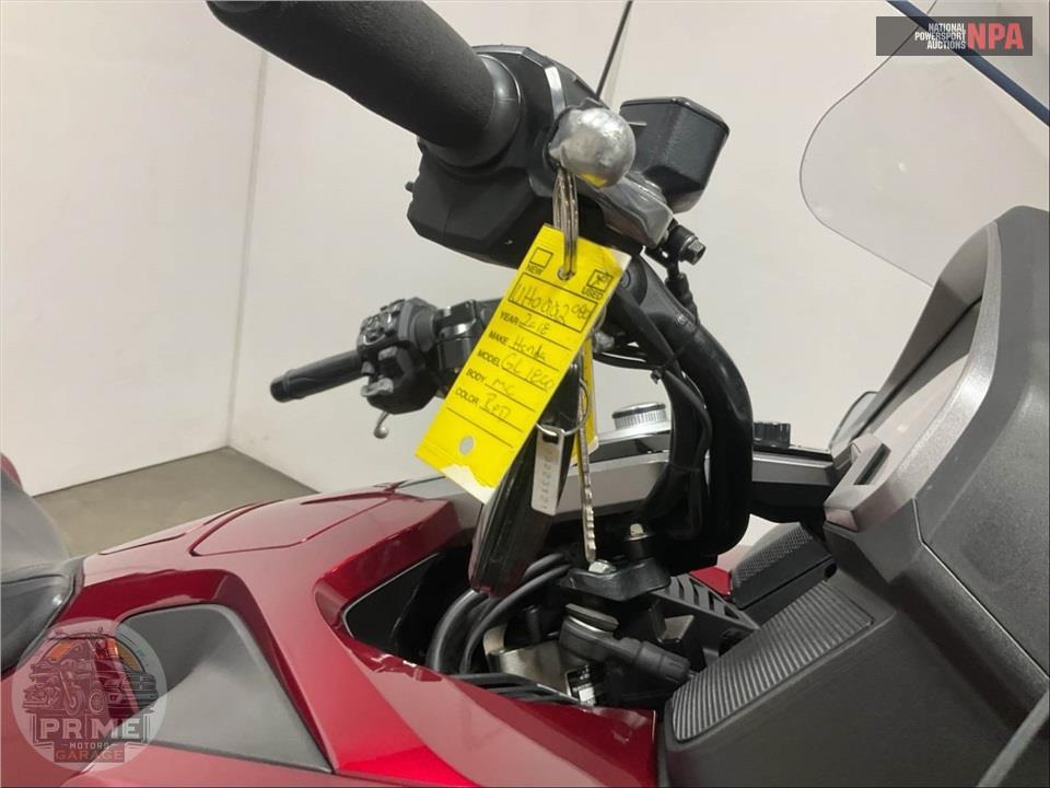 2018 Honda GL1800 GOLDWING TOUR (RED) — фото 11
