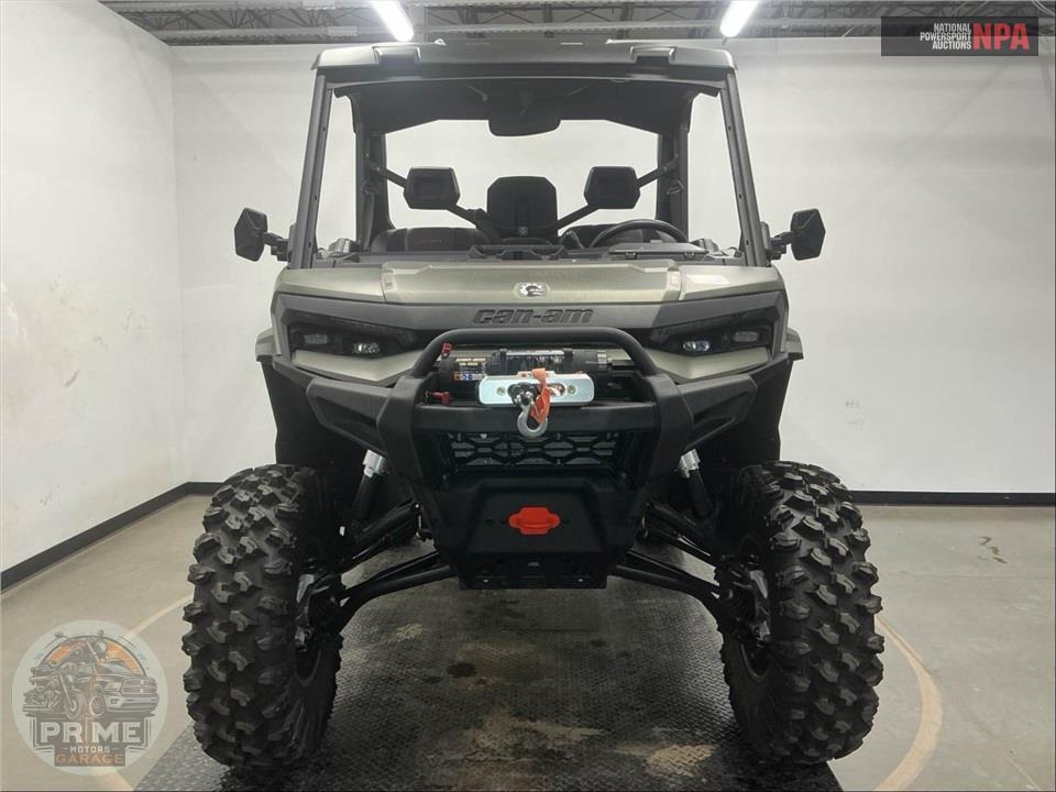 2026 Can-Am DEFENDER X MR HD11 WITH HALF DOORS — фото 2