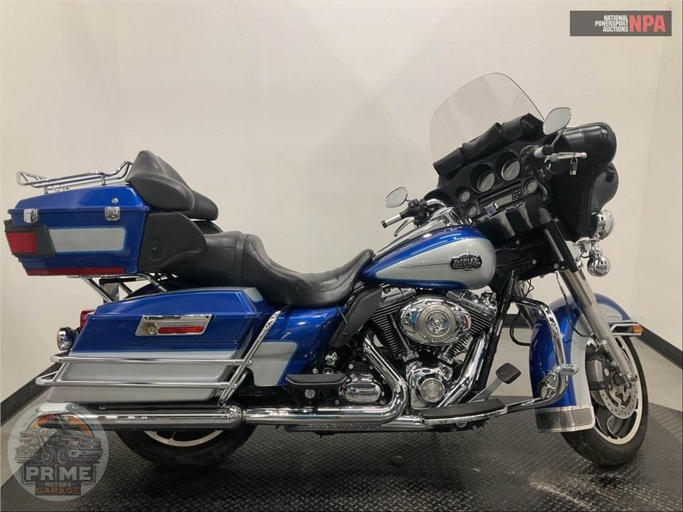2010 Harley-Davidson FLHTCU ULTRA CLASSIC ELECTRA GLIDE — фото 1