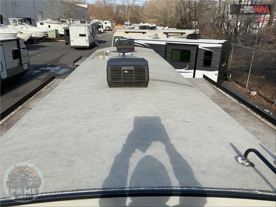 2019 Keystone Rv M-330 RL - LAREDO SERIES — фото 46