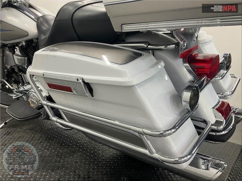 2008 Harley-Davidson FLHTC ELECTRA GLIDE CLASSIC — фото 18