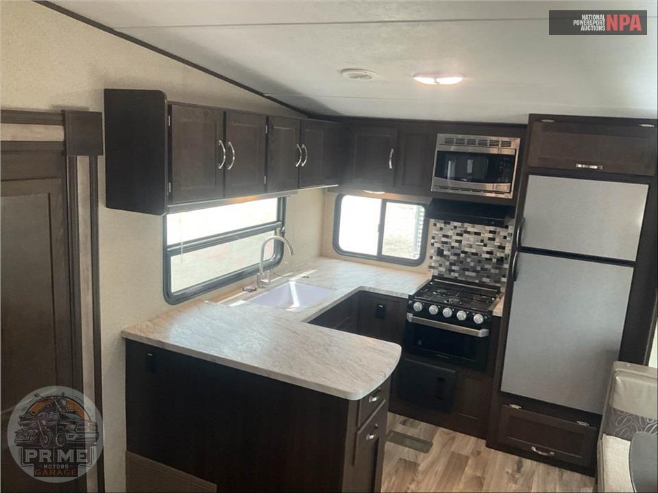 2020 Keystone Rv M-302 FWRK - SPRINGDALE FIFTH WHEEL SERIES — фото 7