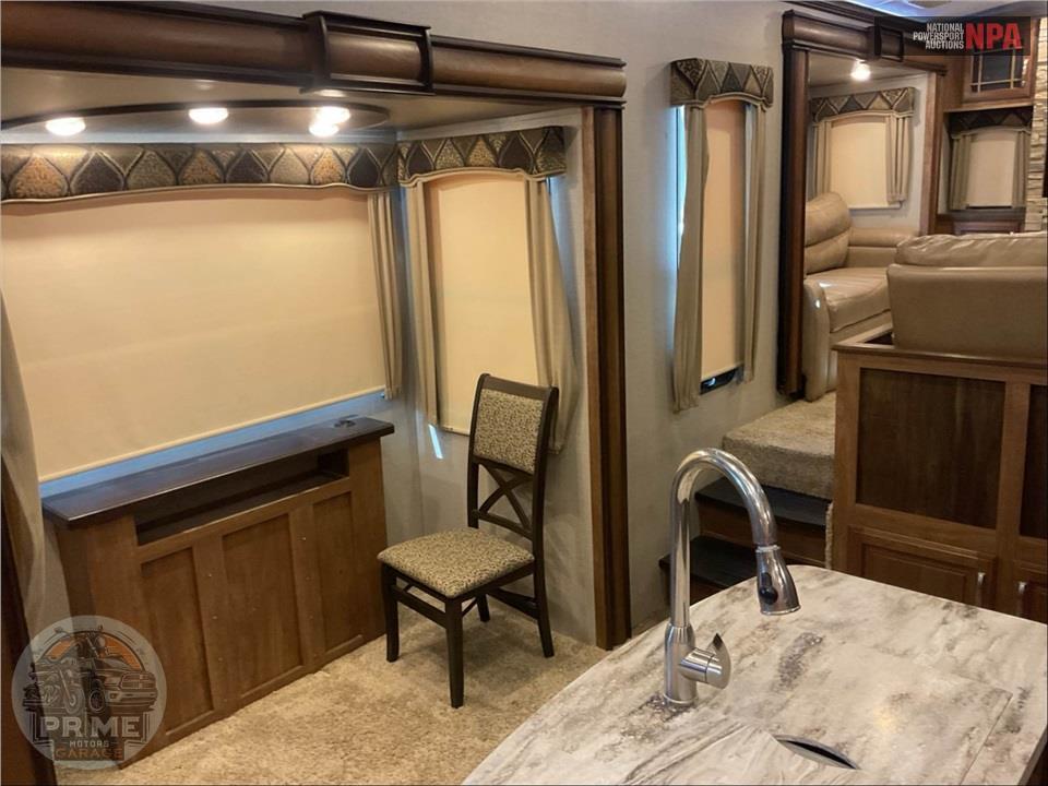 2017 Keystone Rv M-3791 RD - MONTANA FIFTH WHEEL SERIES — фото 7