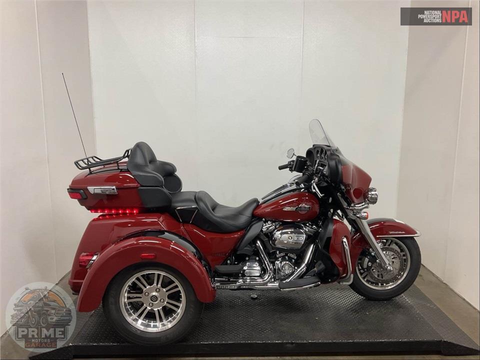 2024 Harley-Davidson FLHTCUTG TRI GLIDE ULTRA CLASSIC — фото 1
