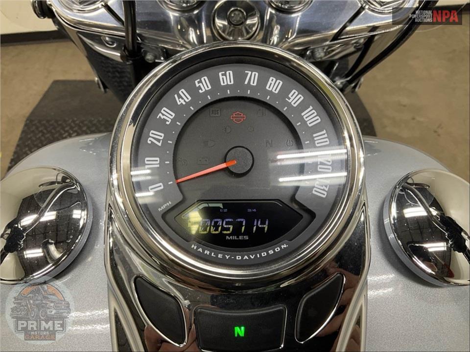 2019 Harley-Davidson FLDE DELUXE — фото 5