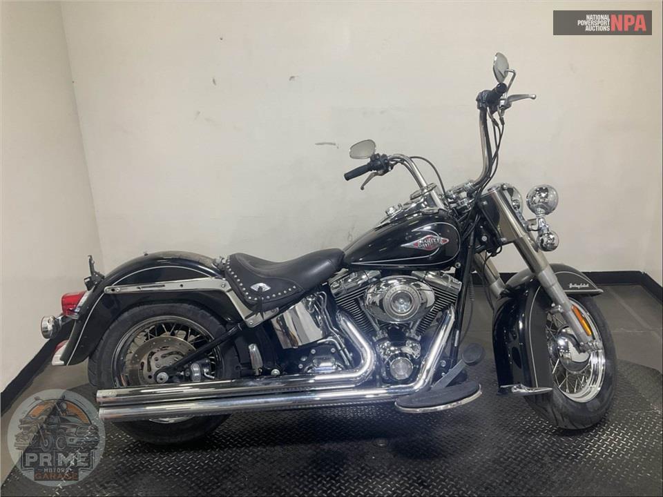 2010 Harley-Davidson FLSTC HERITAGE SOFTAIL CLASSIC — фото 1