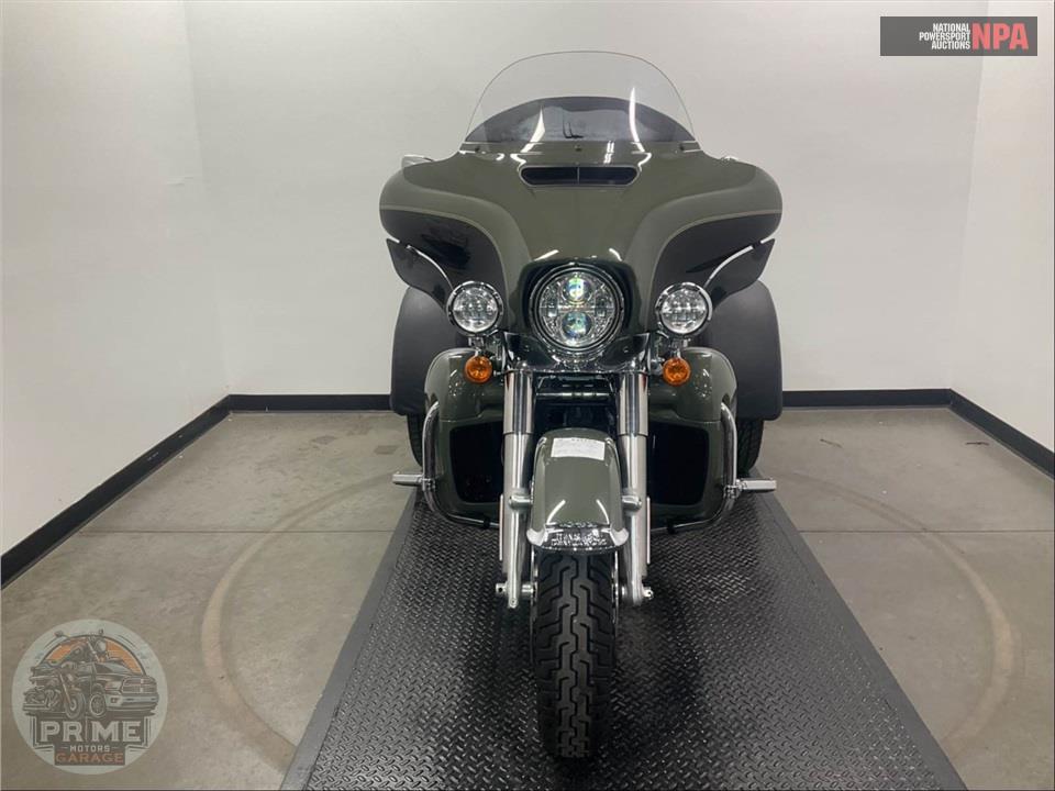 2021 Harley-Davidson FLHTCUTG TRI GLIDE ULTRA CLASSIC — фото 2