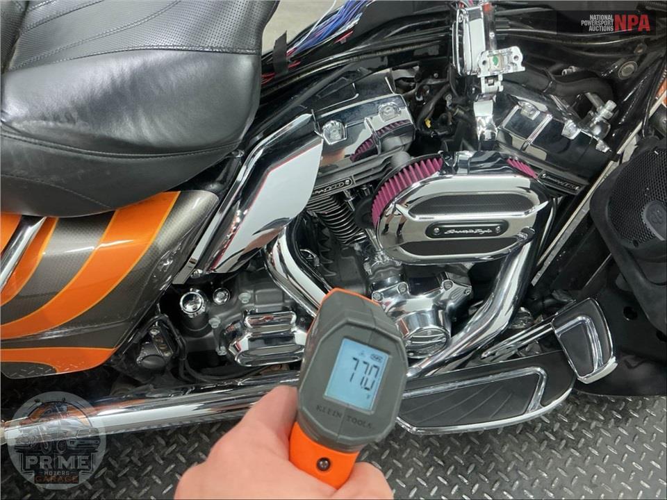 2015 Harley-Davidson FLTRUSE CVO ROAD GLIDE ULTRA — фото 8