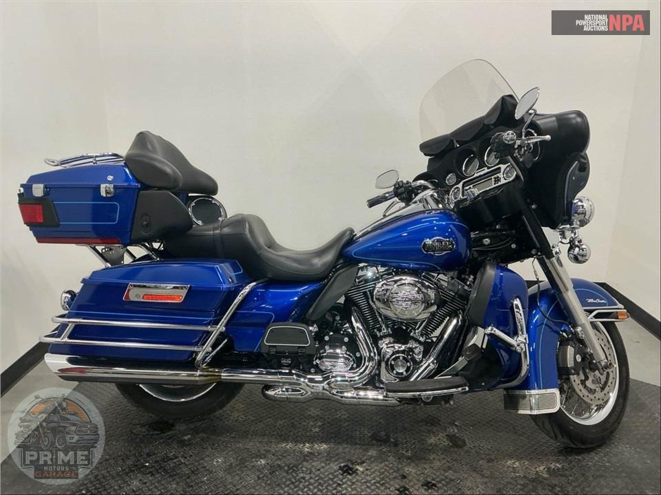 2010 Harley-Davidson FLHTCU ULTRA CLASSIC ELECTRA GLIDE — фото 1