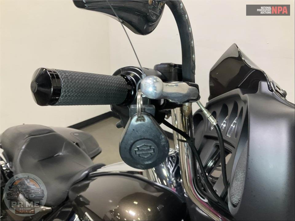2021 Harley-Davidson FLHX STREET GLIDE — фото 11