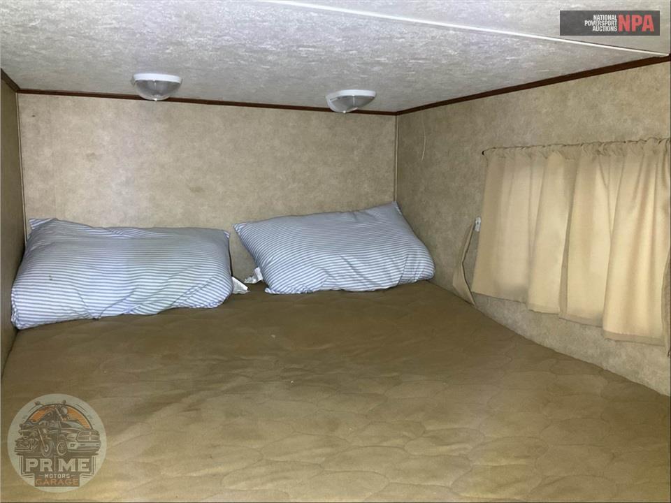2014 Crossroads Rv M-28 BH - ZINGER SERIES — фото 13