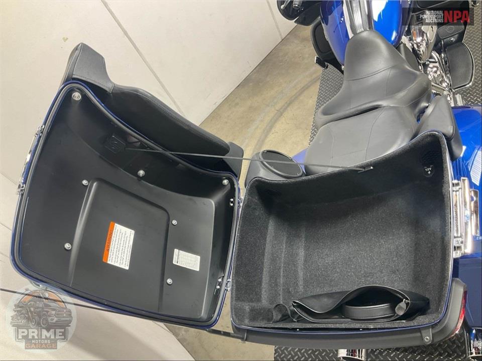 2017 Harley-Davidson FLHTK ULTRA LIMITED — фото 19