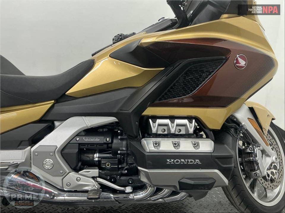 2025 Honda GOLD WING TOUR AUTOMATIC DCT 50TH ANNIVERSARY — фото 6