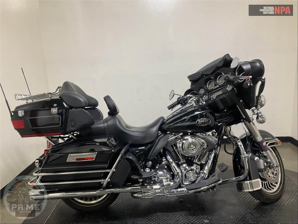 2010 Harley-Davidson FLHTCU ULTRA CLASSIC ELECTRA GLIDE — фото 1