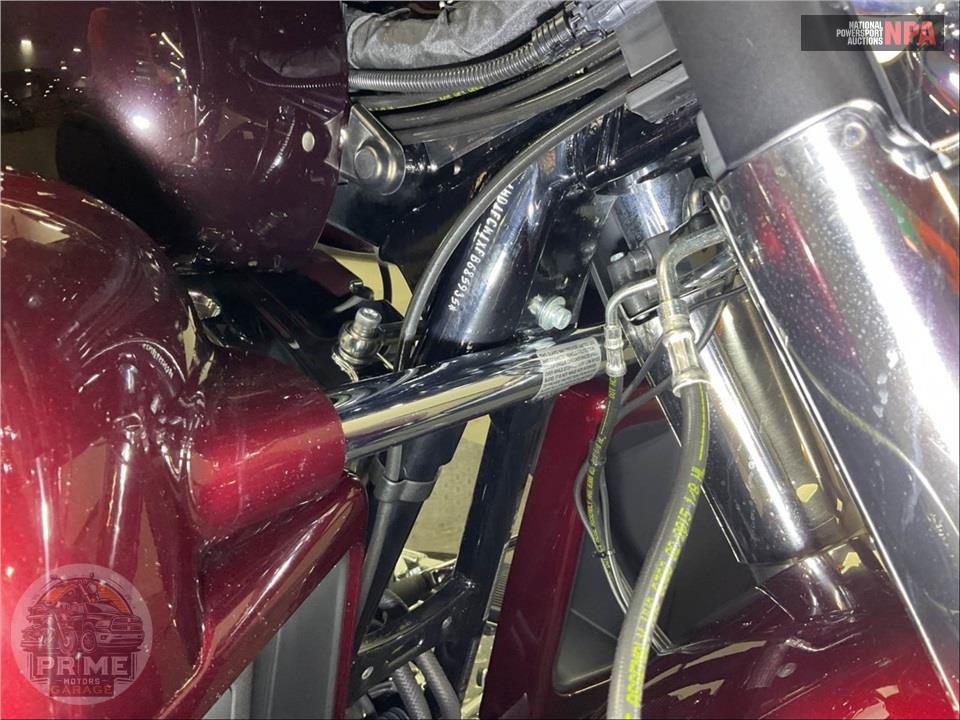 2015 Harley-Davidson FLHTCU ULTRA CLASSIC ELECTRA GLIDE — фото 13