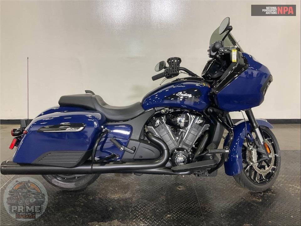 2025 Indian Motorcycle CHALLENGER DARK HORSE WITH 112 — фото 1