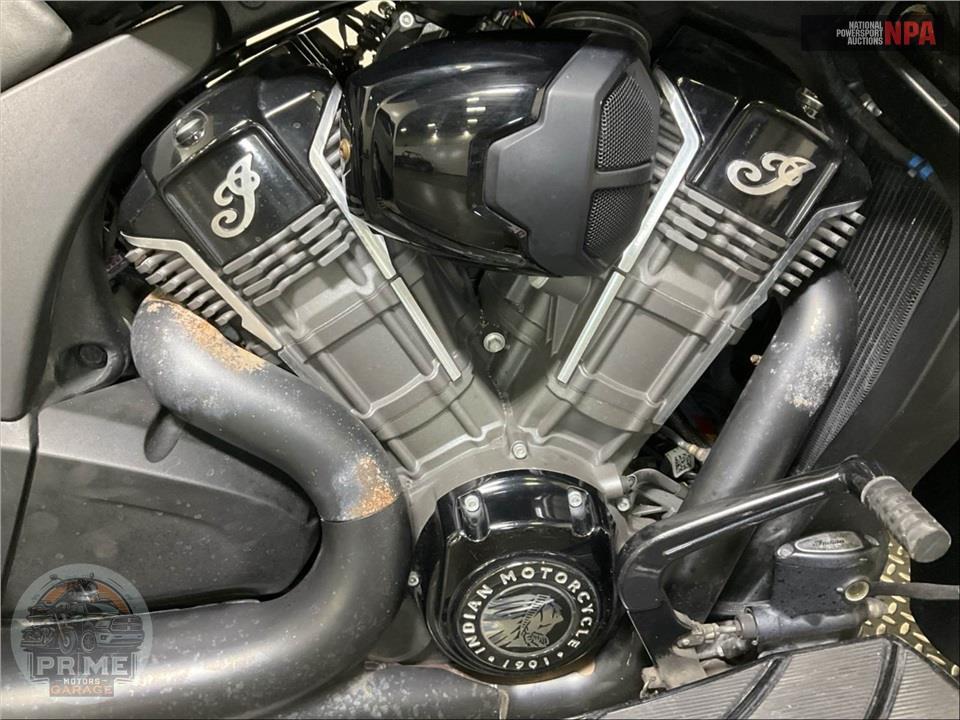 2021 Indian Motorcycle CHALLENGER DARK HORSE (BLACK/BRONZE SMOKE) — фото 6