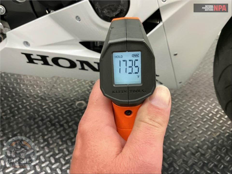 2025 Honda CBR1000RR — фото 8