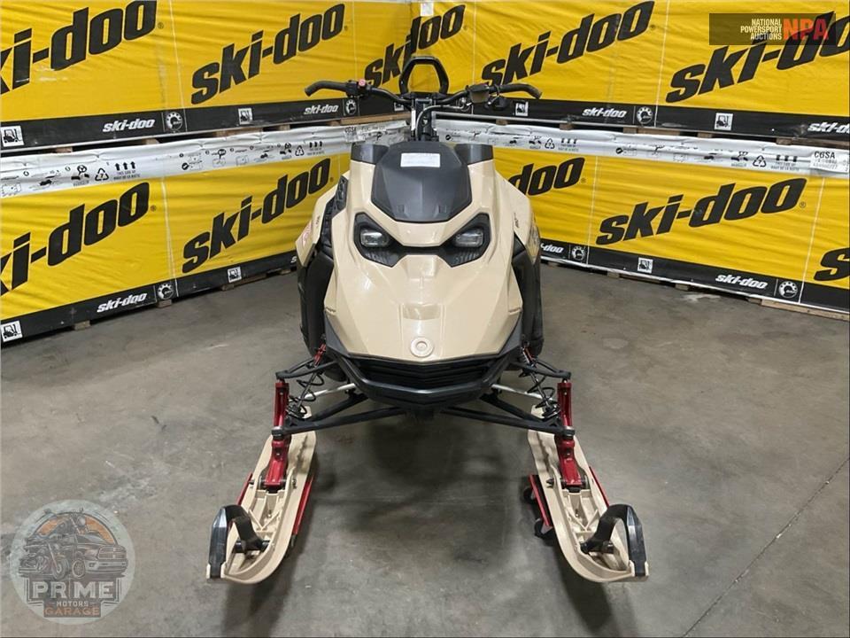2024 Ski-Doo Summit X 154 850 E-TEC PowderMax Light FlexEdge 2.5" SHOT — фото 2
