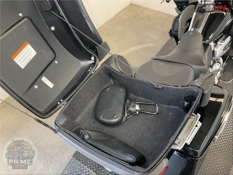 2019 Harley-Davidson FLTRU ROAD GLIDE ULTRA — фото 21