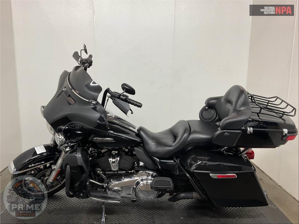 2017 Harley-Davidson FLHTCU ELECTRA GLIDE ULTRA CLASSIC — фото 3