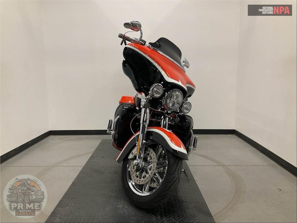 2012 Harley-Davidson FLHTCUSE7 SCREAMIN EAGLE — фото 2