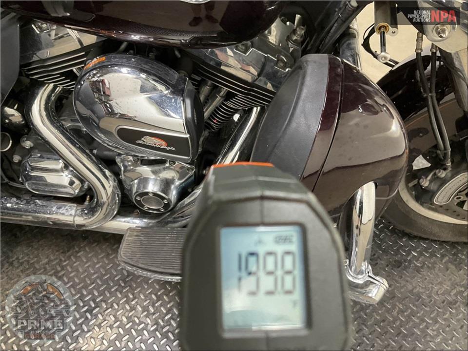2014 Harley-Davidson FLHTCUTG TRIGLIDE ULTRA CLASSIC — фото 8