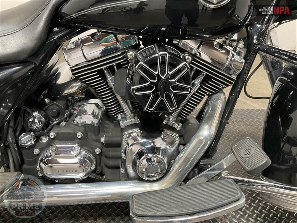 2008 Harley-Davidson FLHRC ROAD KING CLASSIC — фото 6