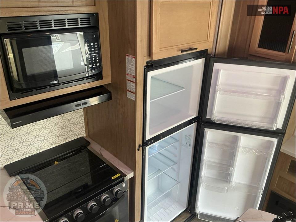 2023 Cherokee By Forest River M-3910SUITE - ARCTIC WOLF FIFTH WHEEL SERIES — фото 23