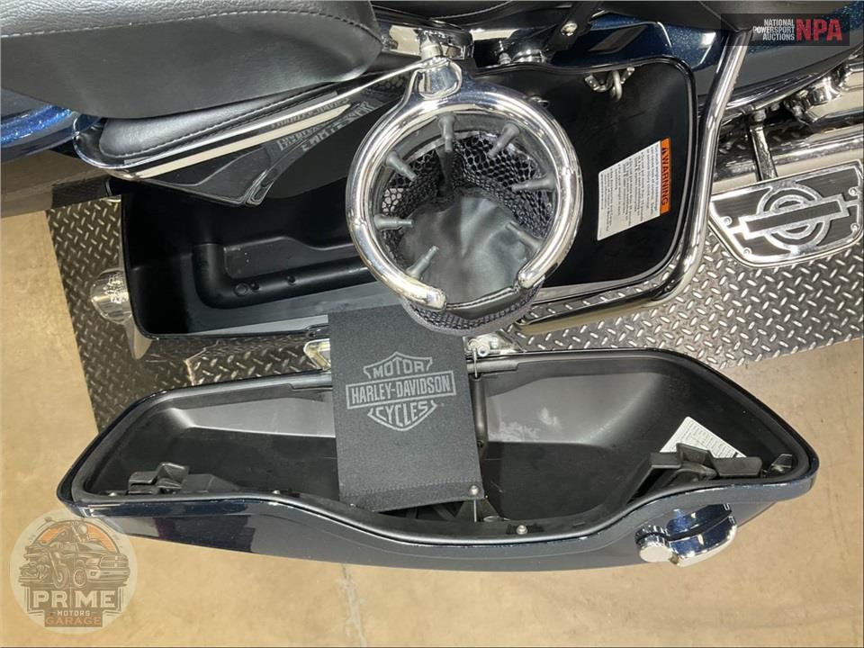 2016 Harley-Davidson FLHTKL ULTRA LIMITED LOW — фото 19
