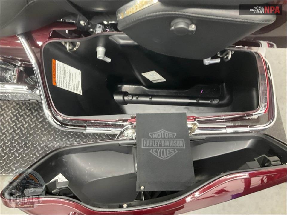2017 Harley-Davidson FLHTK ULTRA LIMITED — фото 16