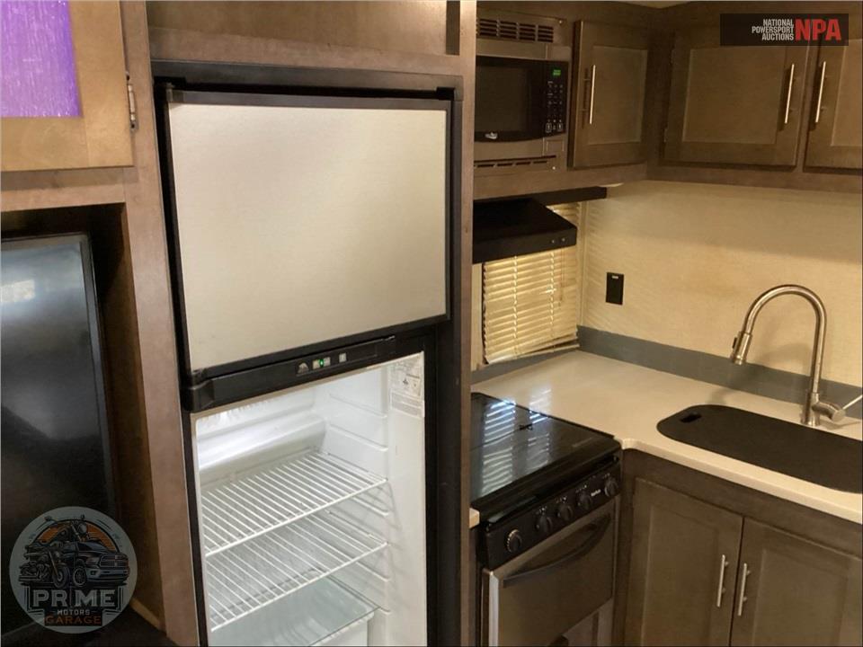 2019 Crossroads Rv M-253 RB - SUNSET TRAIL SUPER LITE SERIES — фото 18