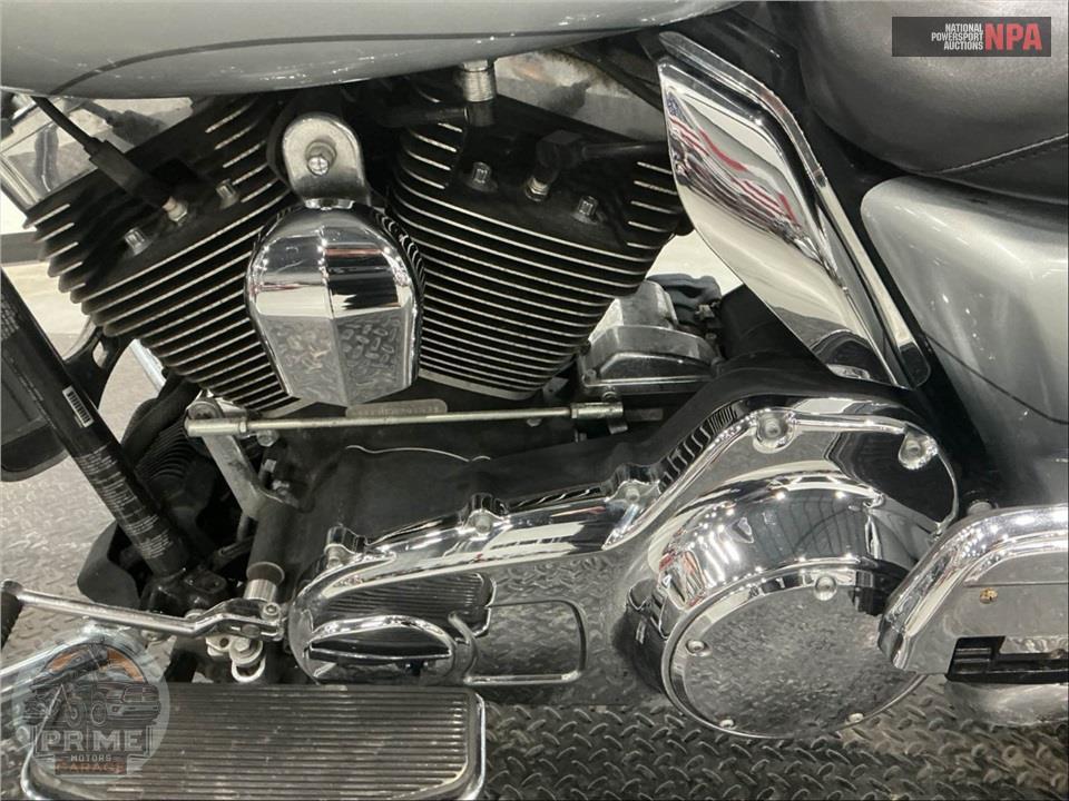 2015 Harley-Davidson FLHTCU ULTRA CLASSIC ELECTRA GLIDE — фото 7