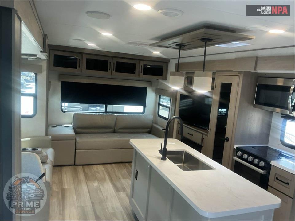 2025 Grand Design Recreational Vehicles M-315RLTS - REFLECTION SERIES — фото 6
