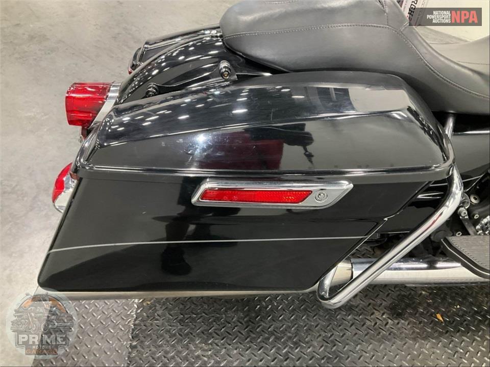 2016 Harley-Davidson FLHTK ELECTRA GLIDE ULTRA LIMITED — фото 19