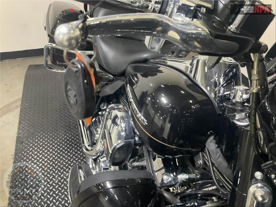 2016 Harley-Davidson FLHTK ELECTRA GLIDE ULTRA LIMITED — фото 10