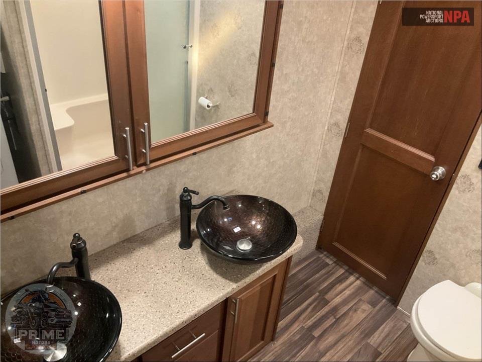 2017 Highland Ridge Rv M-397FBS - 3X FIFTH WHEEL SERIES — фото 20