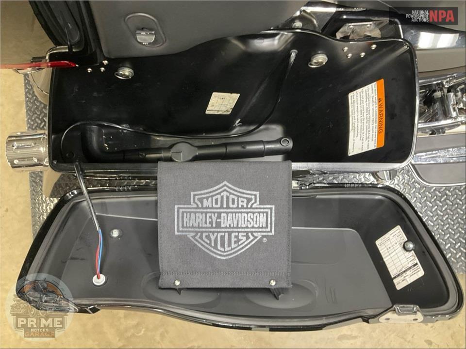 2011 Harley-Davidson FLTRU ROAD GLIDE ULTRA — фото 18